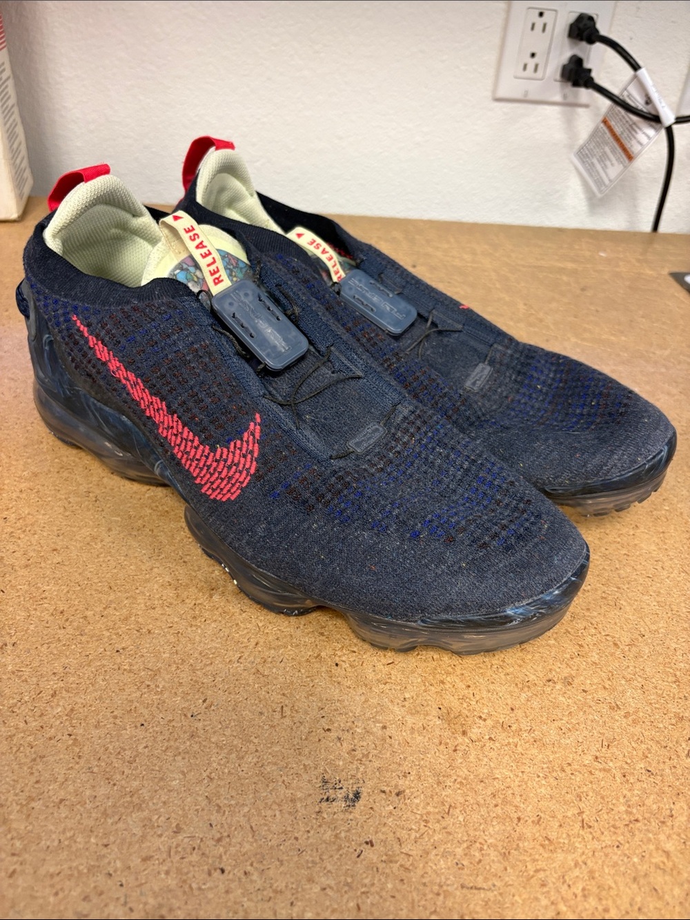 Nike Men Air VaporMax 2020 Flyknit Running Shoes Obsidian Siren CW1765-400 Sz 14